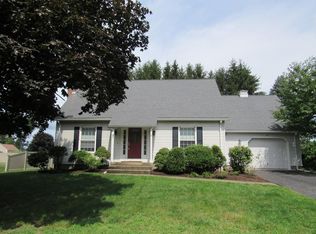 9 Gross Ln, Easthampton, MA 01027
