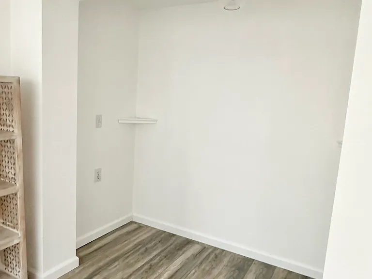 4611 W North B St #216 — Photo 13