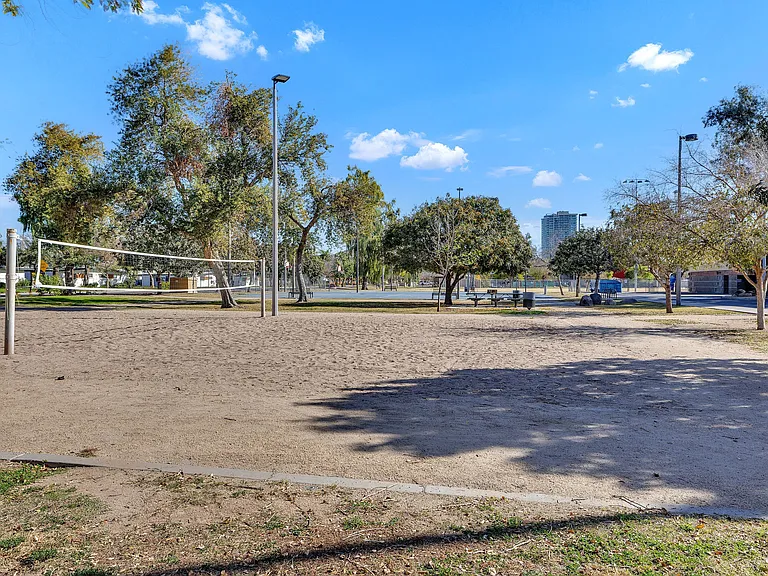 616 S Hardy Dr — Photo 41