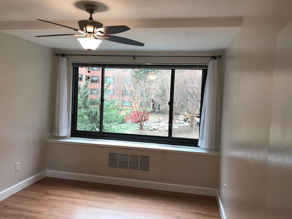 1st image of 1021 Arlington Blvd #33