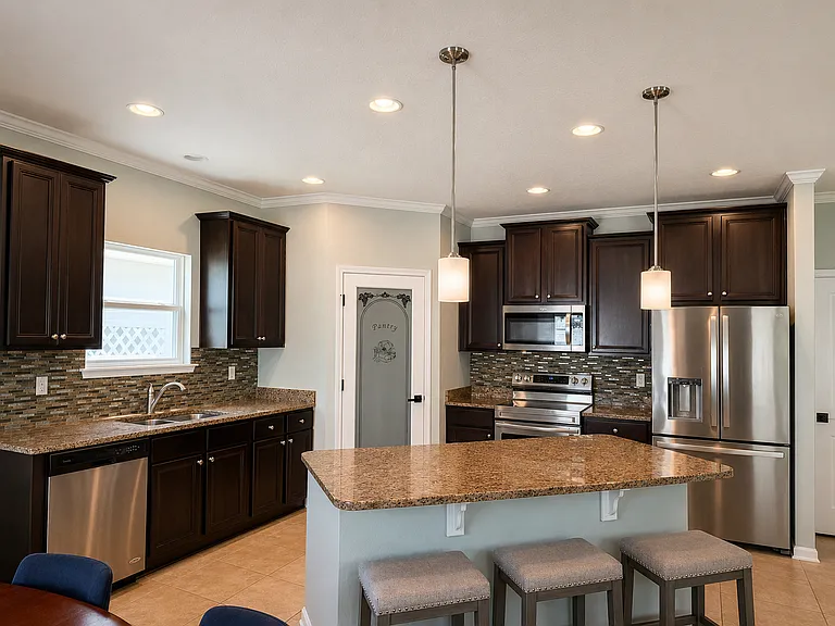 627 Drysdale Dr — Photo 5