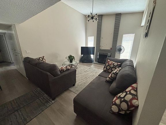 4th image of 8936 Autumnwood Dr