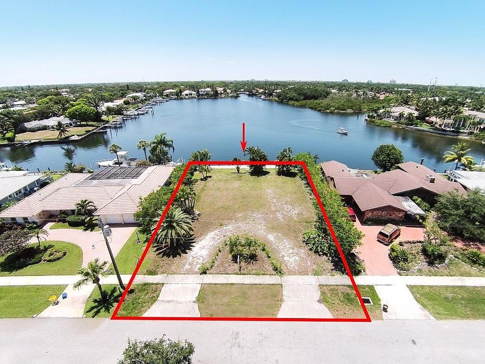 1st image of 1029 Country Club Dr