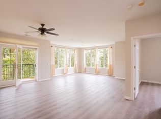 660 McHenry Rd APT 305, Wheeling, IL 60090