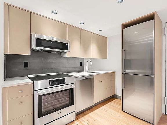 3rd image of 51 E 10th St APT 9