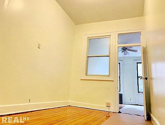 2nd image of 129 Montrose Ave #2RR