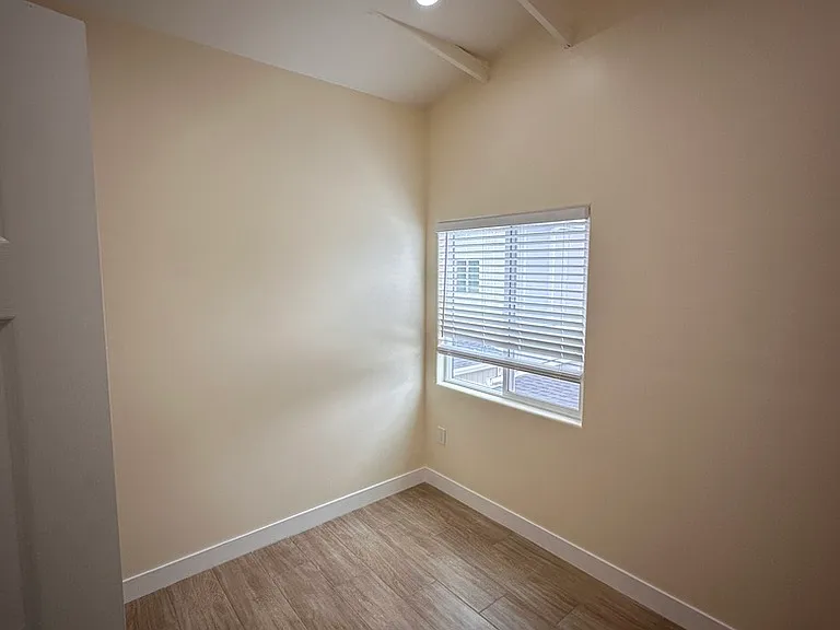 114 Franklin St #D — Photo 10