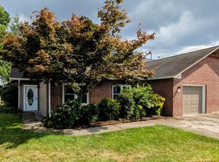 18 Rivers Ct, Oak Ridge, TN 37830