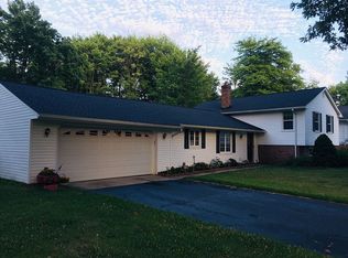 905 Joyce Rd, Mayfield Village, OH 44143