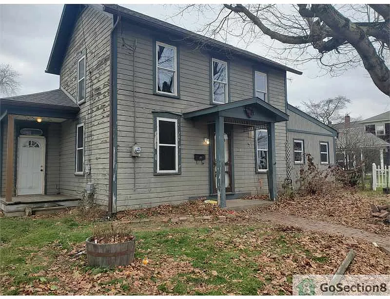 5029 Ridge Ave SE photo 1