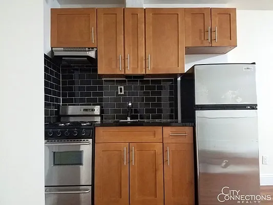 Rented by City Connections Realty | media 18