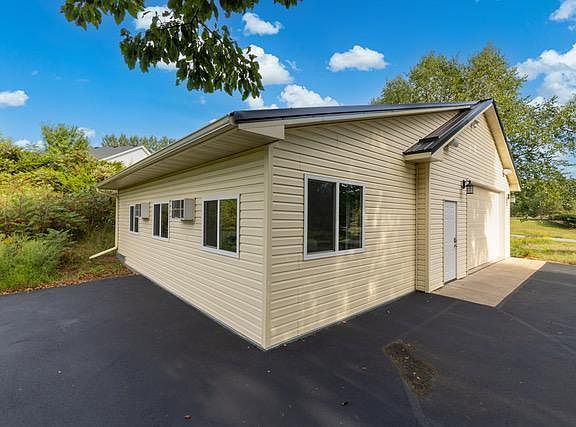 4th image of 834 Prairie Meadows Dr