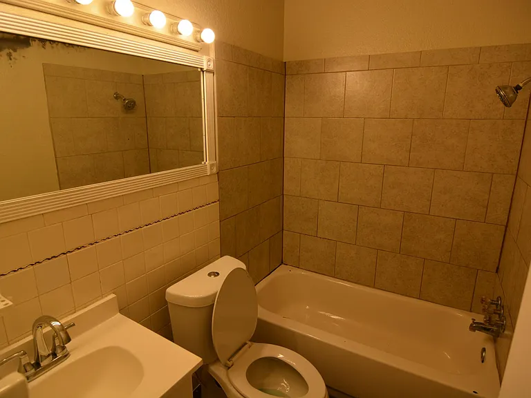 4701 Rockmoor Ln — Photo 6