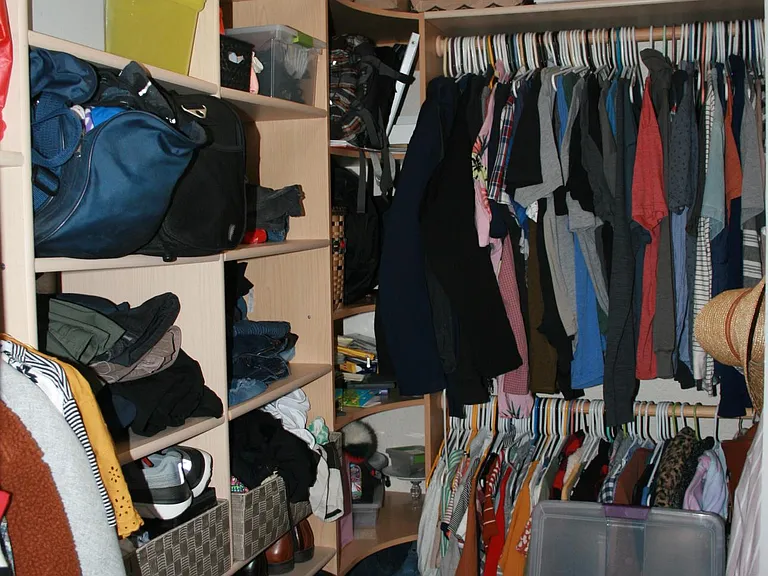 primary bedroom walk in closet