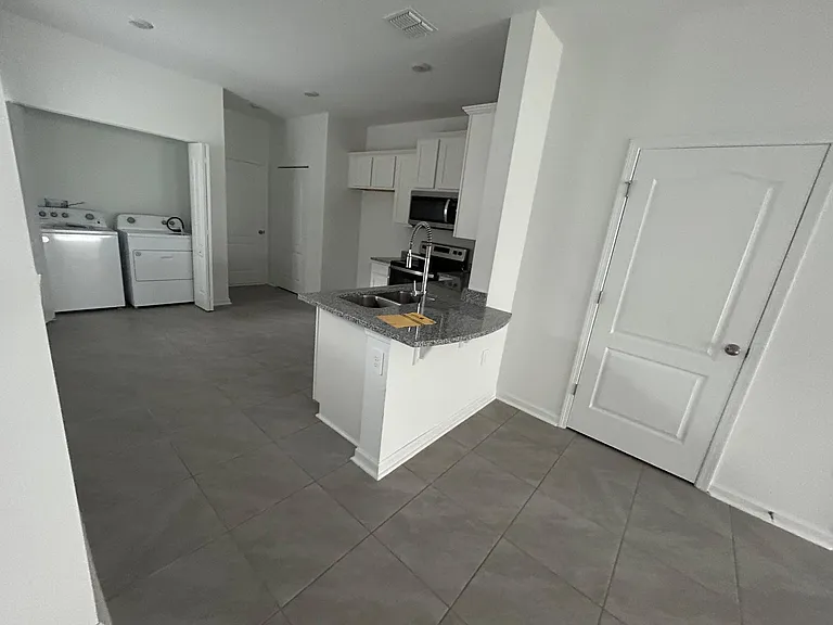438 Talulla Trl — Photo 3