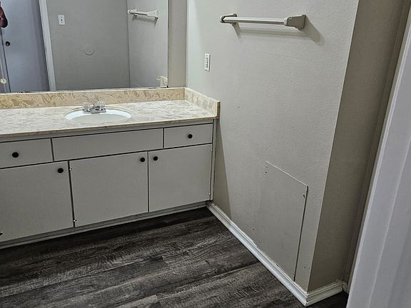 5th image of 211 W Muskogee St #106
