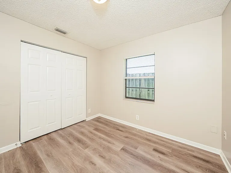 9732 Saddlebrook Dr — Photo 11