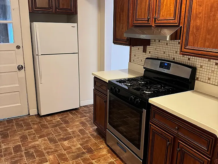 214 Chicago Ave #3 — Photo 5
