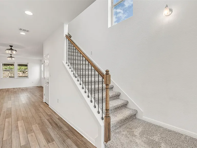 104 Turkey Creek Ln — Photo 5