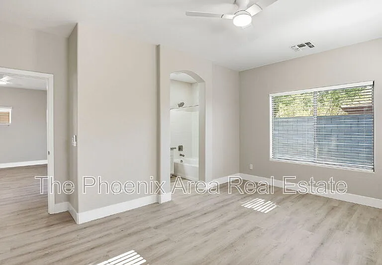554 E San Carlos Way — Photo 16
