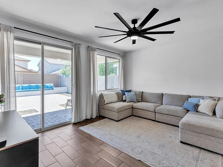 1691 W Desert Spring Way — Photo 14