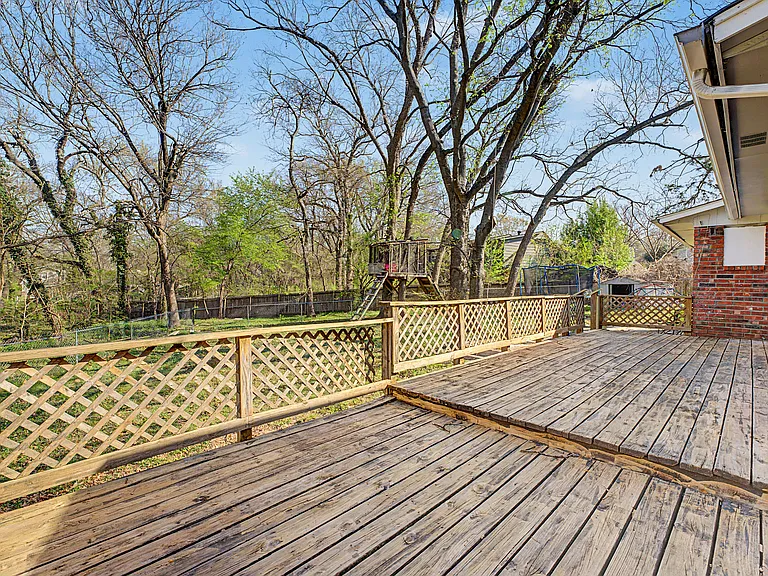 912 W Park Pl — Photo 11