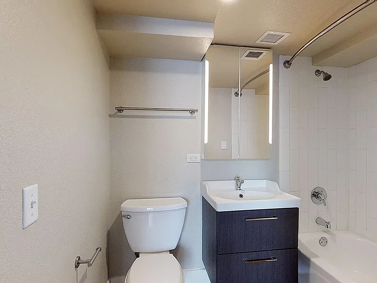 Avenue 8 at Mayfair — Photo 35