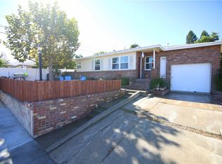 906 Filbert St, Corona, CA 92879