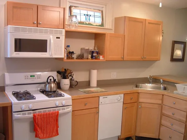 198 Hampshire St #1, Cambridge, MA 02139