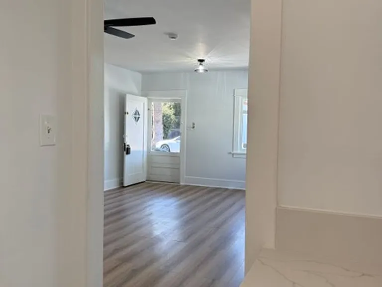 792 Newport 3516 #18 — Photo 17