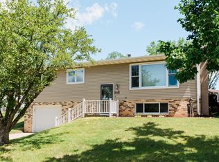 1505 Cliffview Dr, Holmen, WI 54636