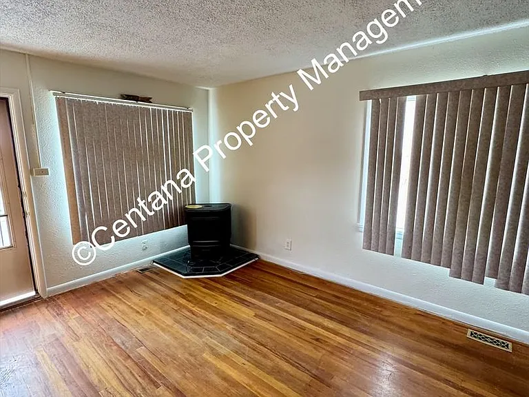 611 N Main St — Photo 15