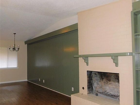 3rd image of 8902 Little Walnut Pkwy #B