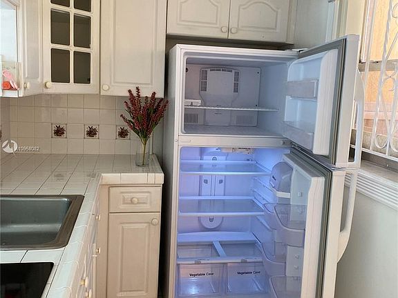 4th image of 6200 W Flagler St APT 201
