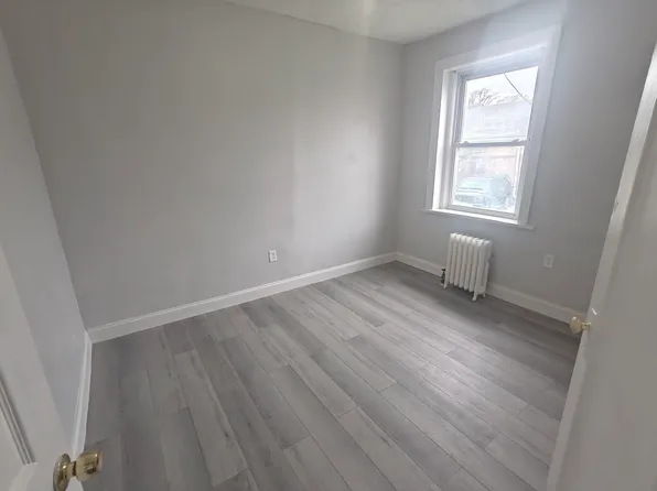 684 Summer Ave, Newark, NJ