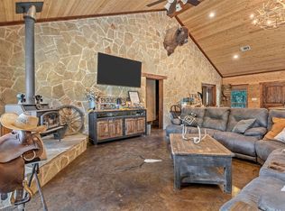 105 Tejas Ct, Springtown, TX 76082