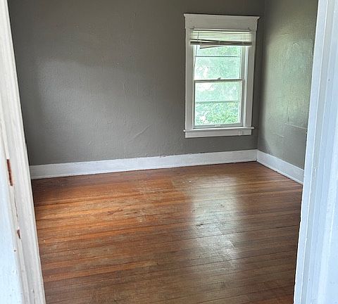 3rd image of 425 S C St