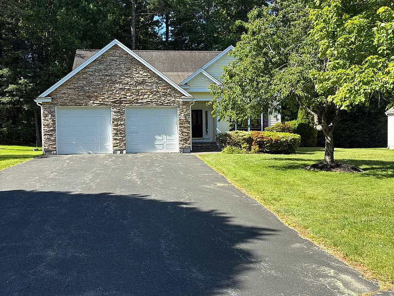 19 Shannon Way — Photo 4