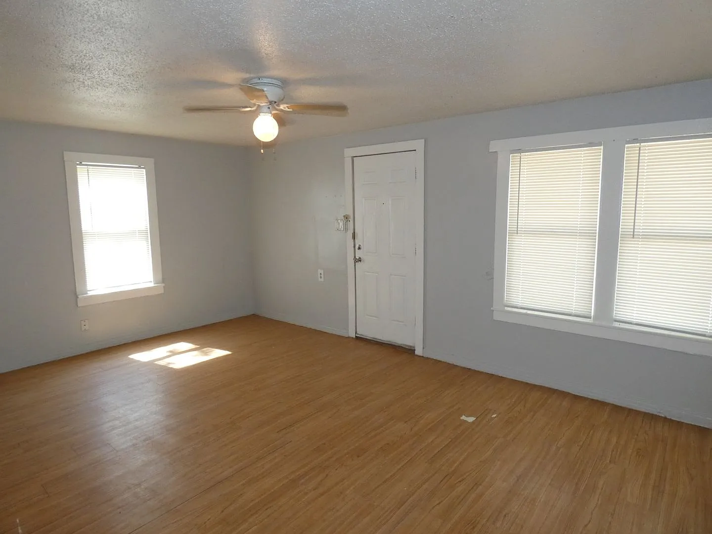 3 bedroom, 2 bath — Photo 3