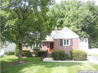 17 Sunnycrest Ct, Little Silver, NJ 07739