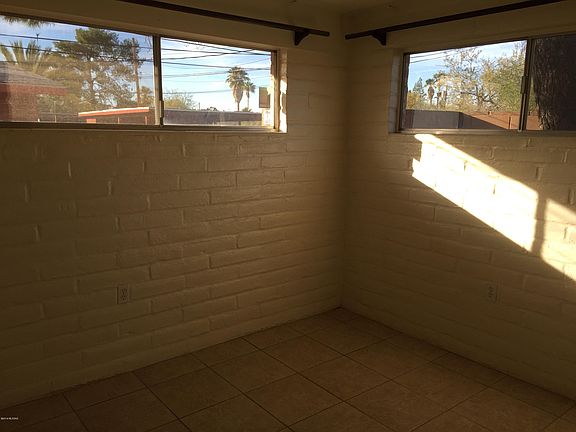 5th image of 3257 E Monte Vista Dr