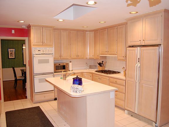 4th image of 12048 Berkley Manor Dr