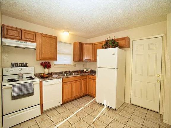 5th image of 1701 Herndon Dr