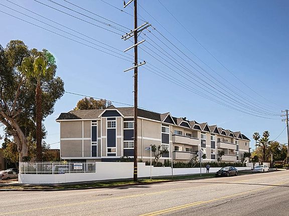 5th image of 10201 Woodbine St #24