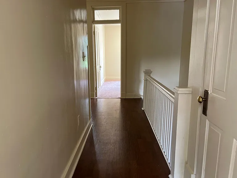1421 Washington St — Photo 5