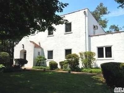 16 Brokaw Ln, Great Neck, NY, 11023