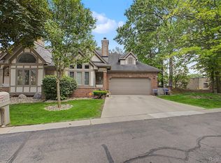 816 N Beech Daly Rd, Dearborn Heights, MI 48127
