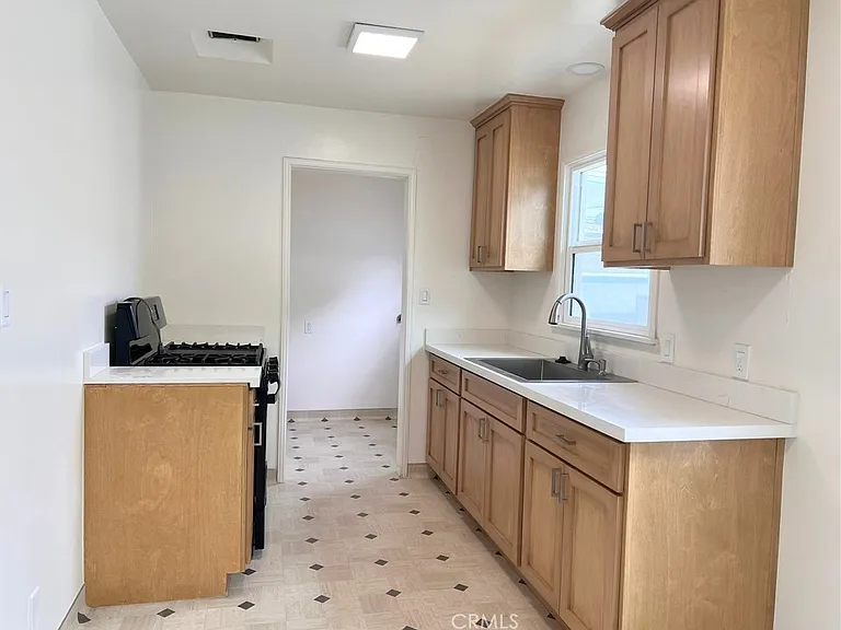 7957 Milton Ave — Photo 9