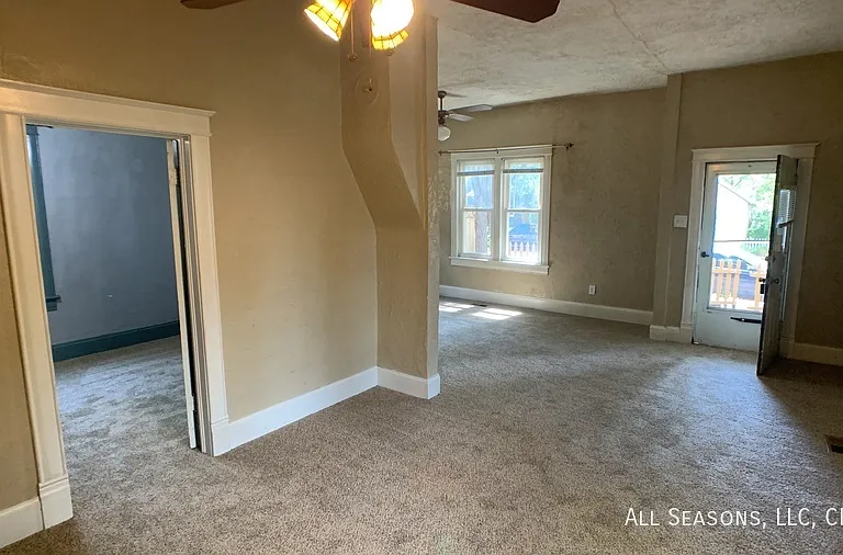 3012 W Pikes Peak Ave — Photo 4