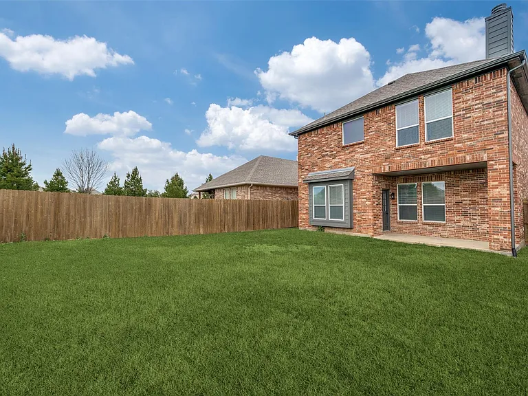 1709 Belton Dr — Photo 32